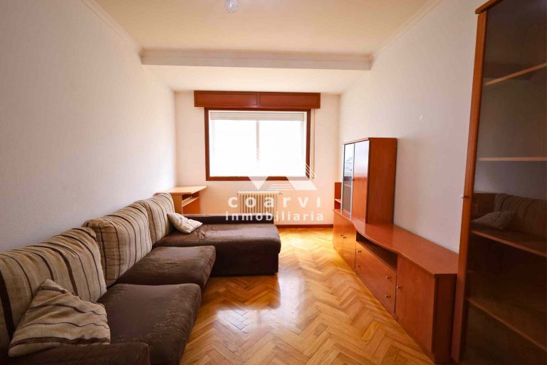 Apartamento en venta en A Valenzá